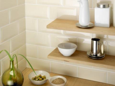 Bevelled Cream Subway Tiles 10x20